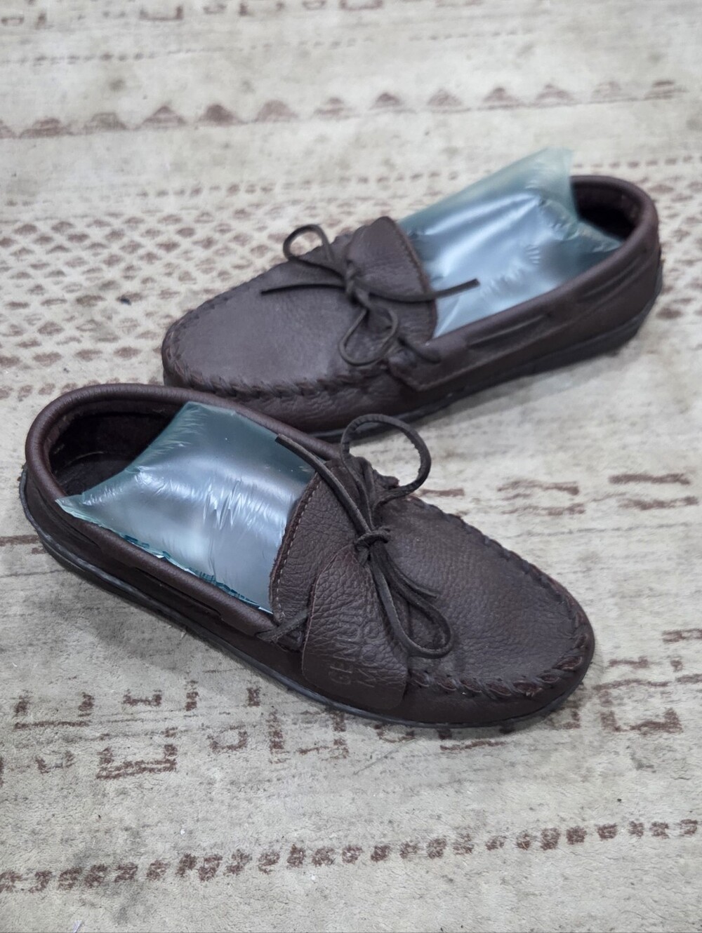 Minnetonka 492 Moosehide Classic Womens 8.5 Like NEW
